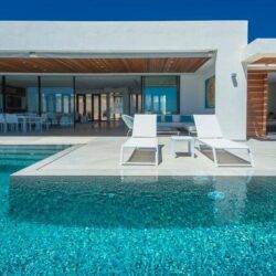 Luxury villa Orient Bay