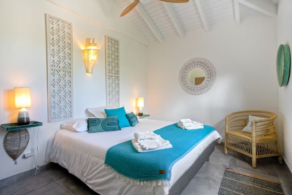 Bedroom 3 - 1 Queen Bed