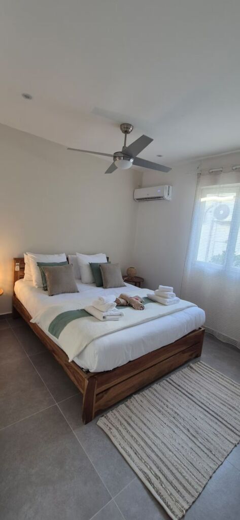 Bedroom 3 - 1 Queen Bed