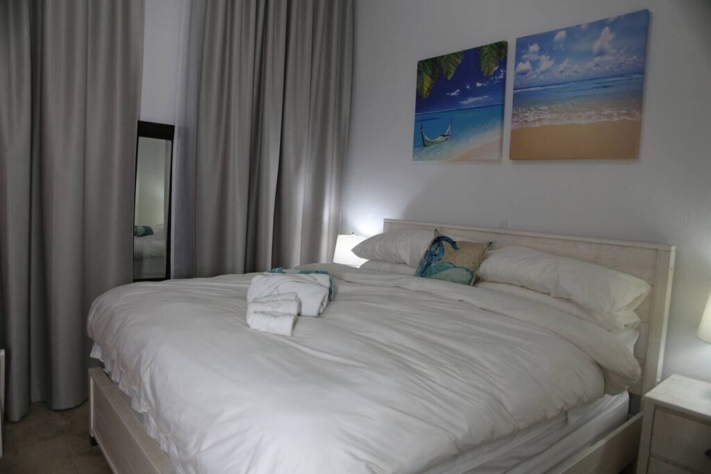 Bedroom 2 - 1 King Bed