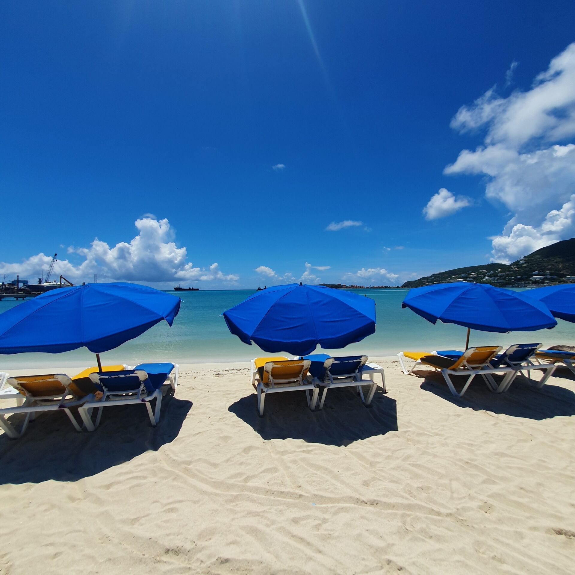 Great Bay Beach in Philipsburg
