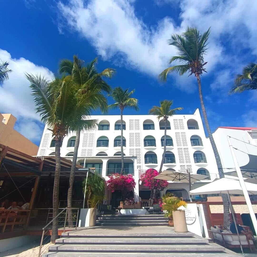 Hotels on Great Bay Beach Philipsburg