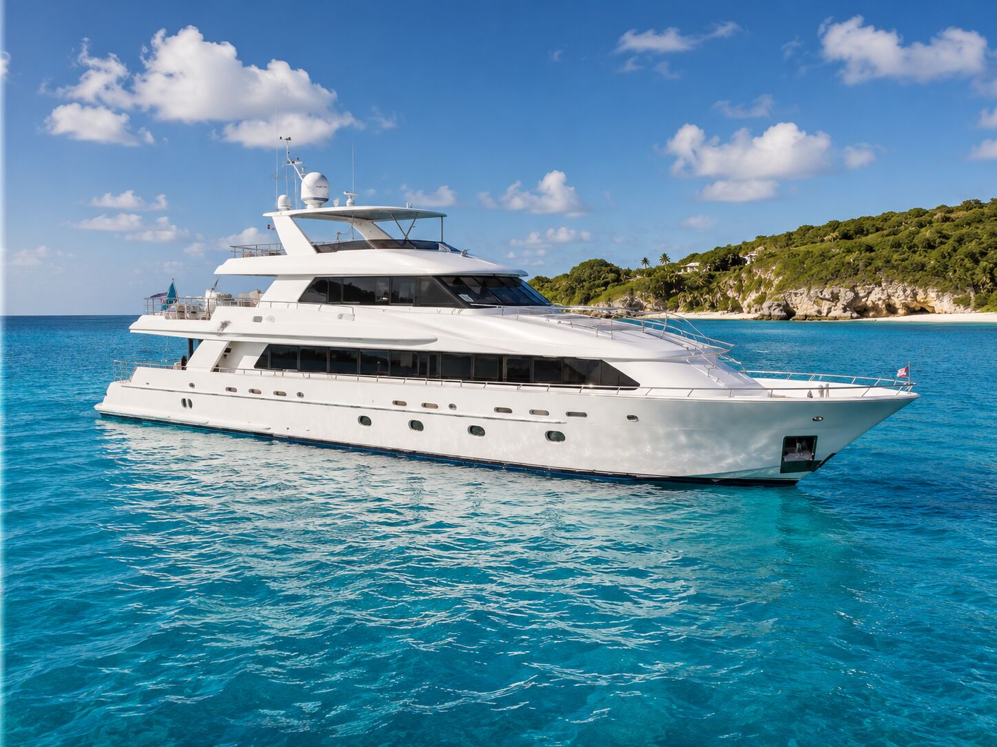 REAL SUMMERTIME — Sovereign 118ft motor yacht Sint Maarten