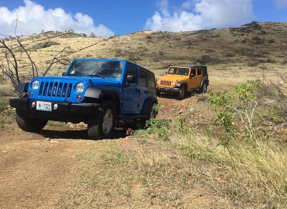 Guided jeep island tour in St Maarten